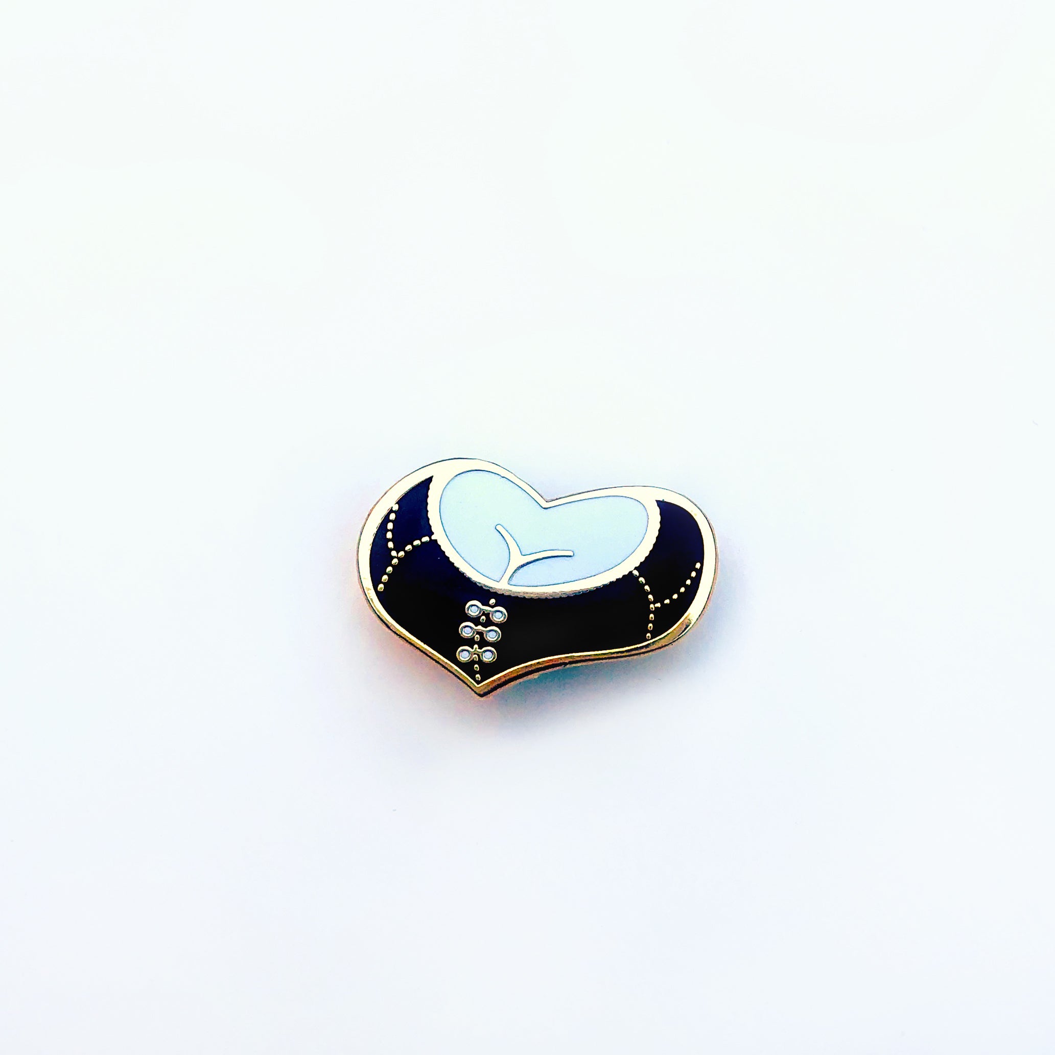 Bosom Heart (black) - Enamel Pins